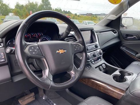 Used 2020 Chevrolet Suburban LT AWD/4WD image 34