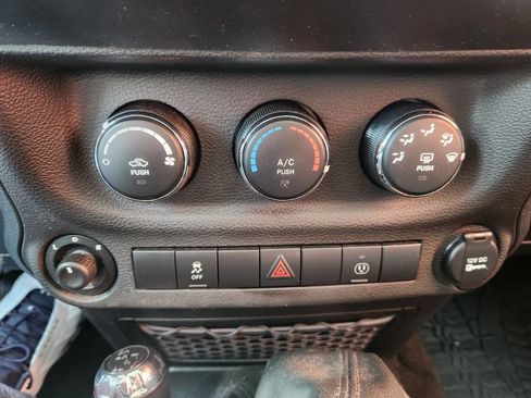 Used 2014 Jeep Wrangler Sahara w/ Dual Top Group image 16