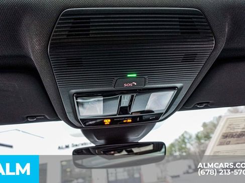 Used 2024 Volkswagen Golf R 2.0T image 33