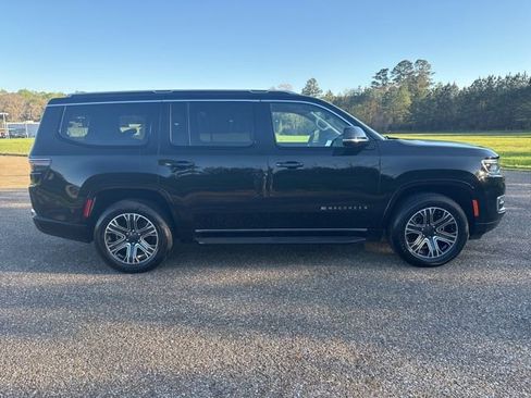 Used 2024 Jeep Wagoneer Series II w/ Flexible Seating Group image 7