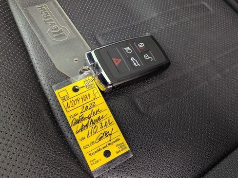 Used 2022 Land Rover Defender 110 SE image 38