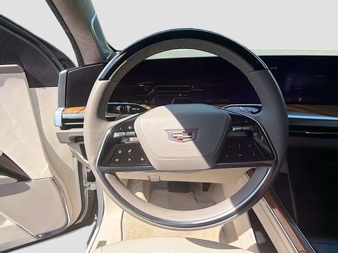 Certified 2025 Cadillac Escalade ESV Sport Platinum AWD/4WD image 42