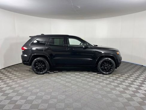 Used 2019 Jeep Grand Cherokee Altitude AWD/4WD image 8