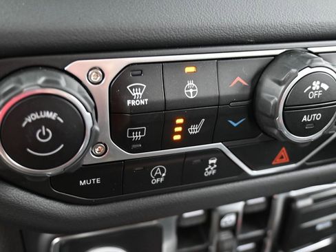 Used 2024 Jeep Gladiator Sport w/ Premium Package image 25