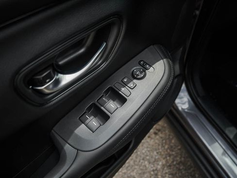 New 2026 Honda HR-V LX image 18