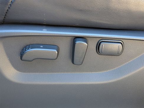 Used 2024 INFINITI QX80 Sensory image 16