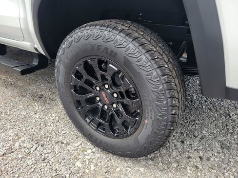 New 2026 GMC Canyon Elevation w/ Convenience Package RWD image 9