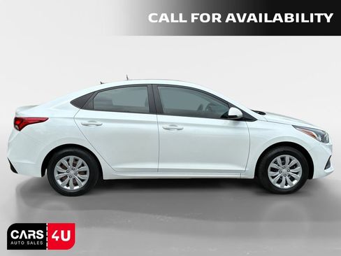 Used 2022 Hyundai Accent SE FWD image 8