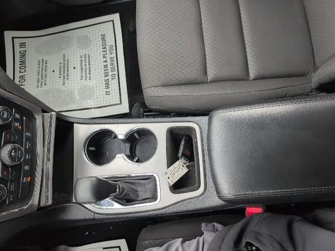 Used 2020 Jeep Grand Cherokee Laredo image 18