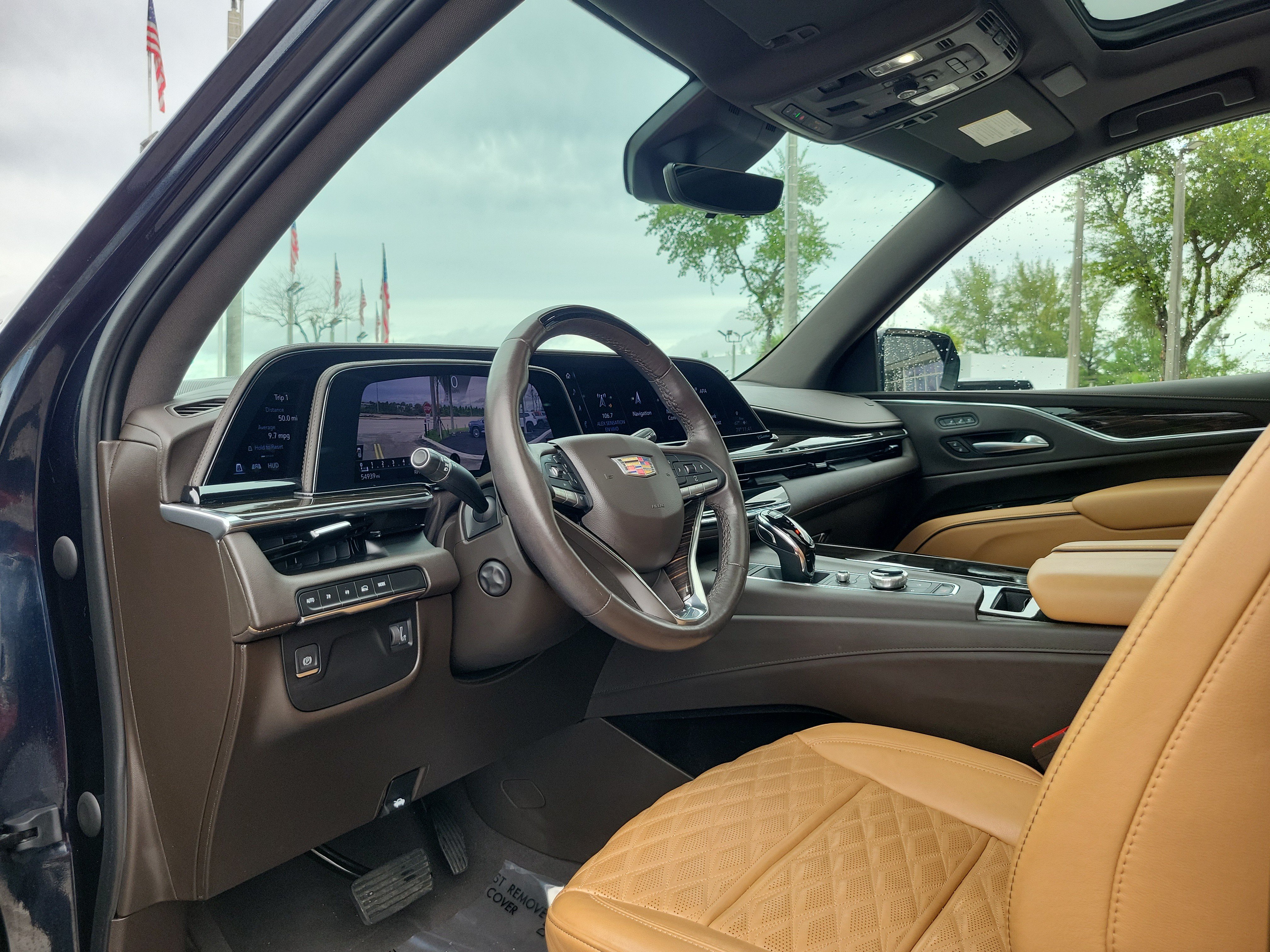 Used 2023 Cadillac Escalade Premium Luxury w/ LPO, Radiant Package AWD/4WD image 9
