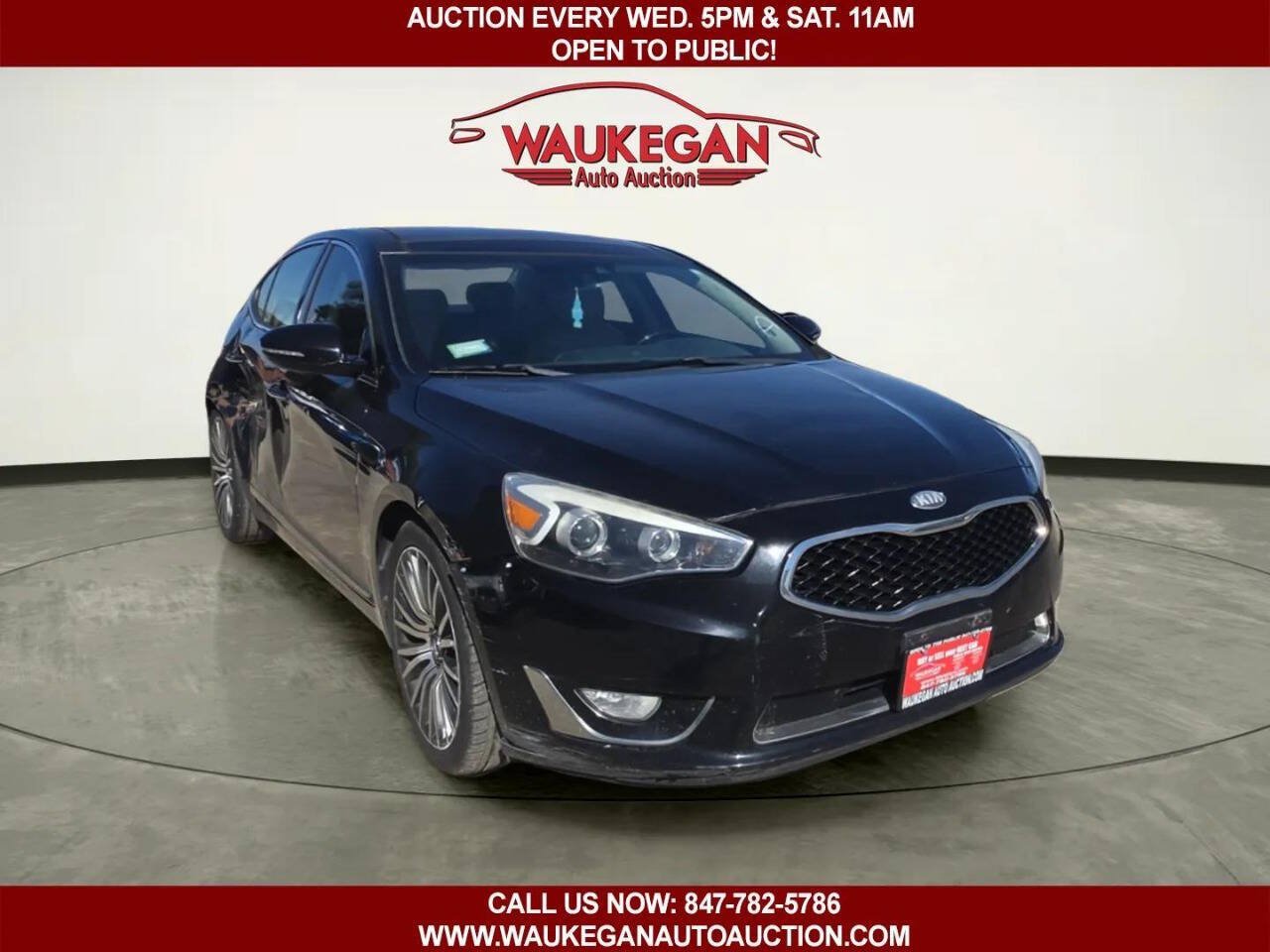 Used 2014 Kia Cadenza Premium w/ Technology Package FWD image 3