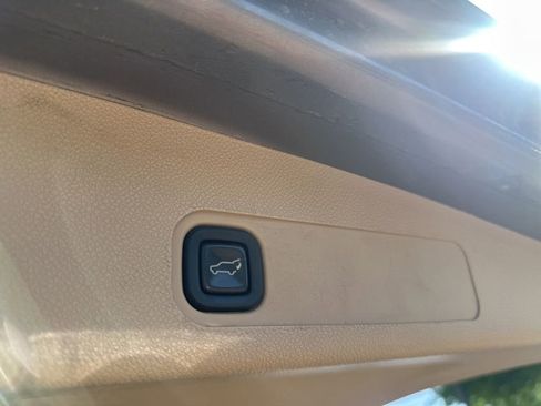 Used 2013 Chevrolet Tahoe LT AWD/4WD image 13