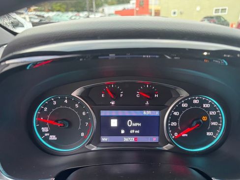 Used 2023 Chevrolet Traverse RS image 18