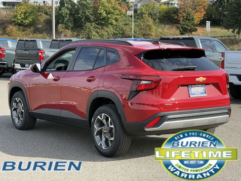 New 2026 Chevrolet Trax LT w/ Driver Confidence Package image 3