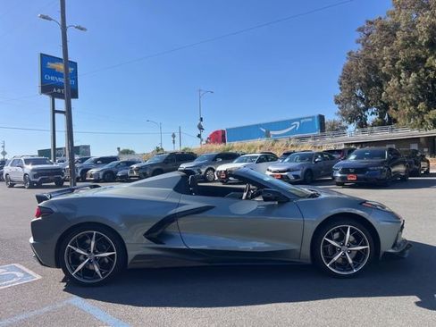 Used 2022 Chevrolet Corvette Stingray Premium Conv w/ Z51 Performance Package RWD image 25