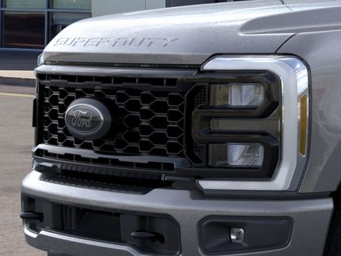 New 2026 Ford F250 XLT w/ XLT Premium Package AWD/4WD image 18