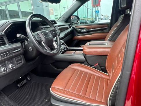 Used 2023 GMC Yukon Denali Ultimate AWD/4WD image 8