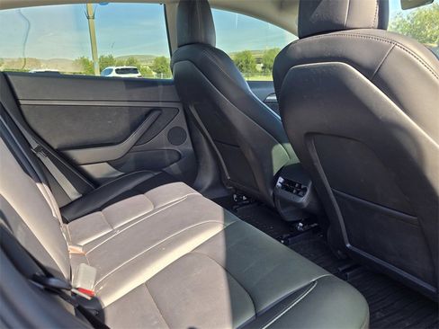 Used 2021 Tesla Model Y Long Range image 18