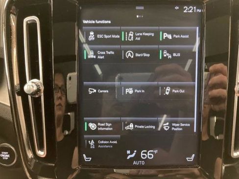 Used 2019 Volvo XC40 T5 Momentum AWD/4WD image 20