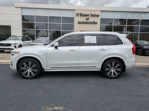 Used 2022 Volvo XC90 T8 Inscription w/ Lounge Package AWD/4WD image 3