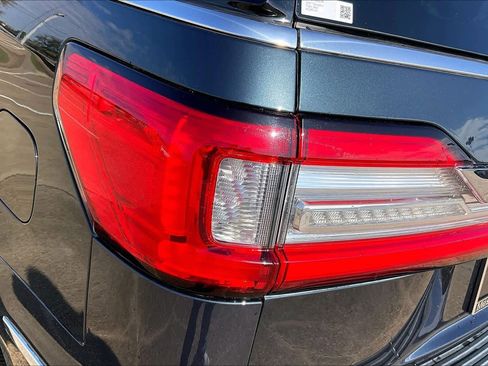 Used 2021 Lincoln Navigator Reserve w/ Luxury Package image 31