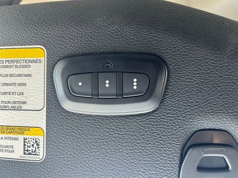 Used 2024 Jeep Wrangler Unlimited w/ Convenience Group image 25