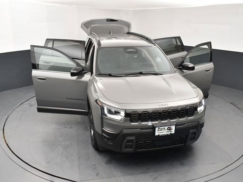 New 2026 Jeep Cherokee Laredo image 25