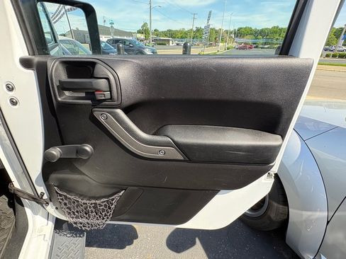 Used 2014 Jeep Wrangler Sport w/ Quick Order Package 23S AWD/4WD image 12