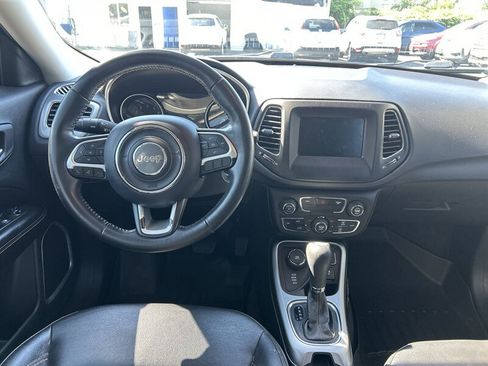 Used 2019 Jeep Compass Latitude w/ Popular Equipment Group AWD/4WD image 10