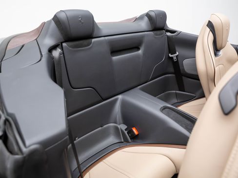 Used 2024 Ferrari Roma Spider image 55