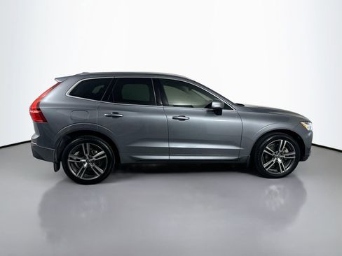 Used 2018 Volvo XC60 T6 Momentum w/ Convenience Package image 5