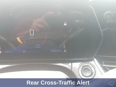 Used 2024 Chevrolet Trax ACTIV w/ Sunroof Package FWD image 13