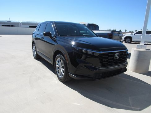 Used 2026 Honda CR-V EX image 2