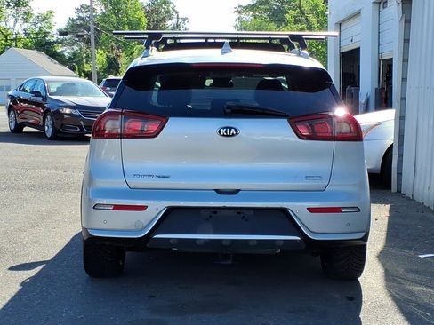 Used 2017 Kia Niro Touring w/ Advanced Technology Package image 4