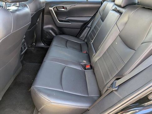 Used 2020 Toyota RAV4 XLE Premium image 18