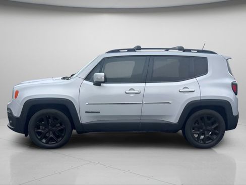 Used 2018 Jeep Renegade Altitude image 8