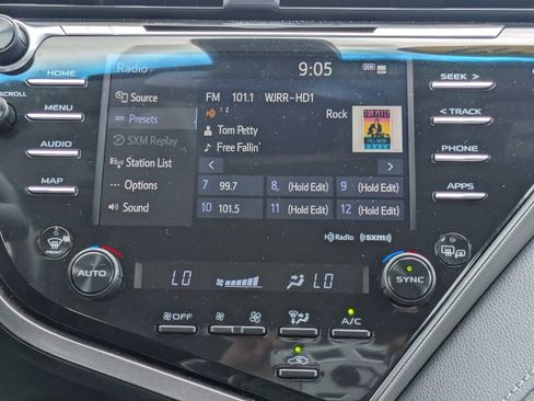 Used 2020 Toyota Camry XSE AWD/4WD image 18