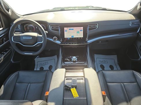 Used 2024 Jeep Wagoneer 4WD image 12