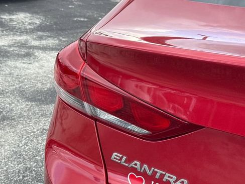 Used 2017 Hyundai Elantra SE FWD image 15
