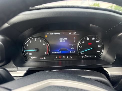 Used 2024 Ford Explorer XLT AWD/4WD image 32