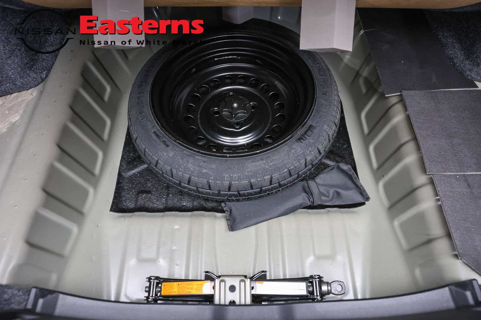Used 2025 Nissan Versa S FWD image 21