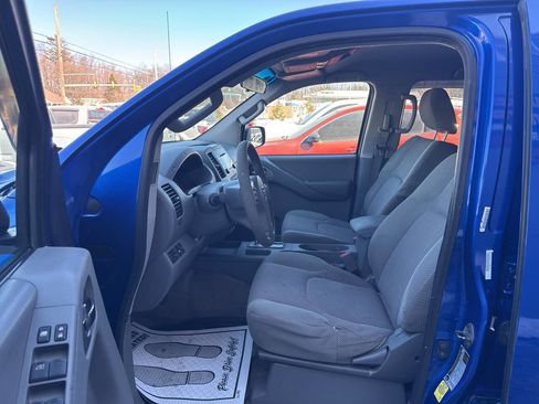 Used 2013 Nissan Frontier SV image 14