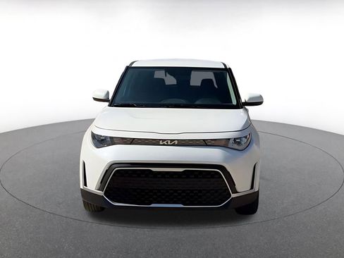 Used 2025 Kia Soul LX w/ LX Technology Package image 4