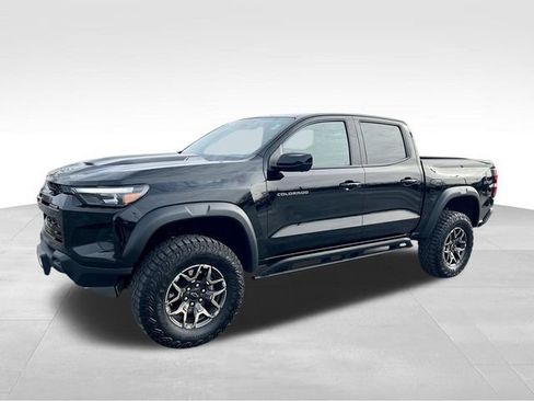 Certified 2024 Chevrolet Colorado ZR2 w/ Technology Package AWD/4WD image 2