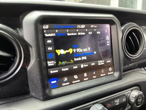 Used 2023 Jeep Wrangler Unlimited Sport AWD/4WD image 4