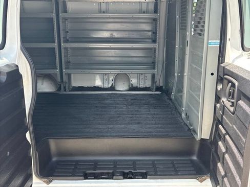 Used 2015 GMC Savana 2500 RWD image 14