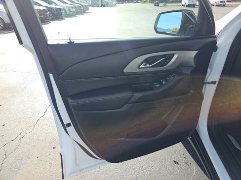 Used 2021 Chevrolet Traverse LS image 33