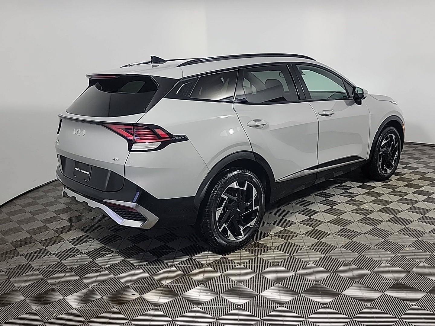 Certified 2024 Kia Sportage SX AWD/4WD image 4