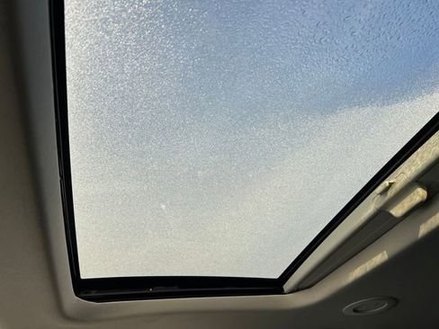 Used 2020 Chevrolet Traverse RS image 22