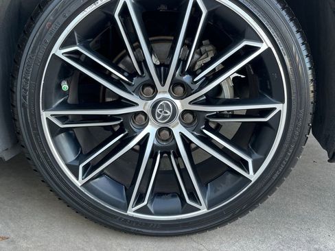 Used 2019 Toyota Avalon XSE FWD image 25